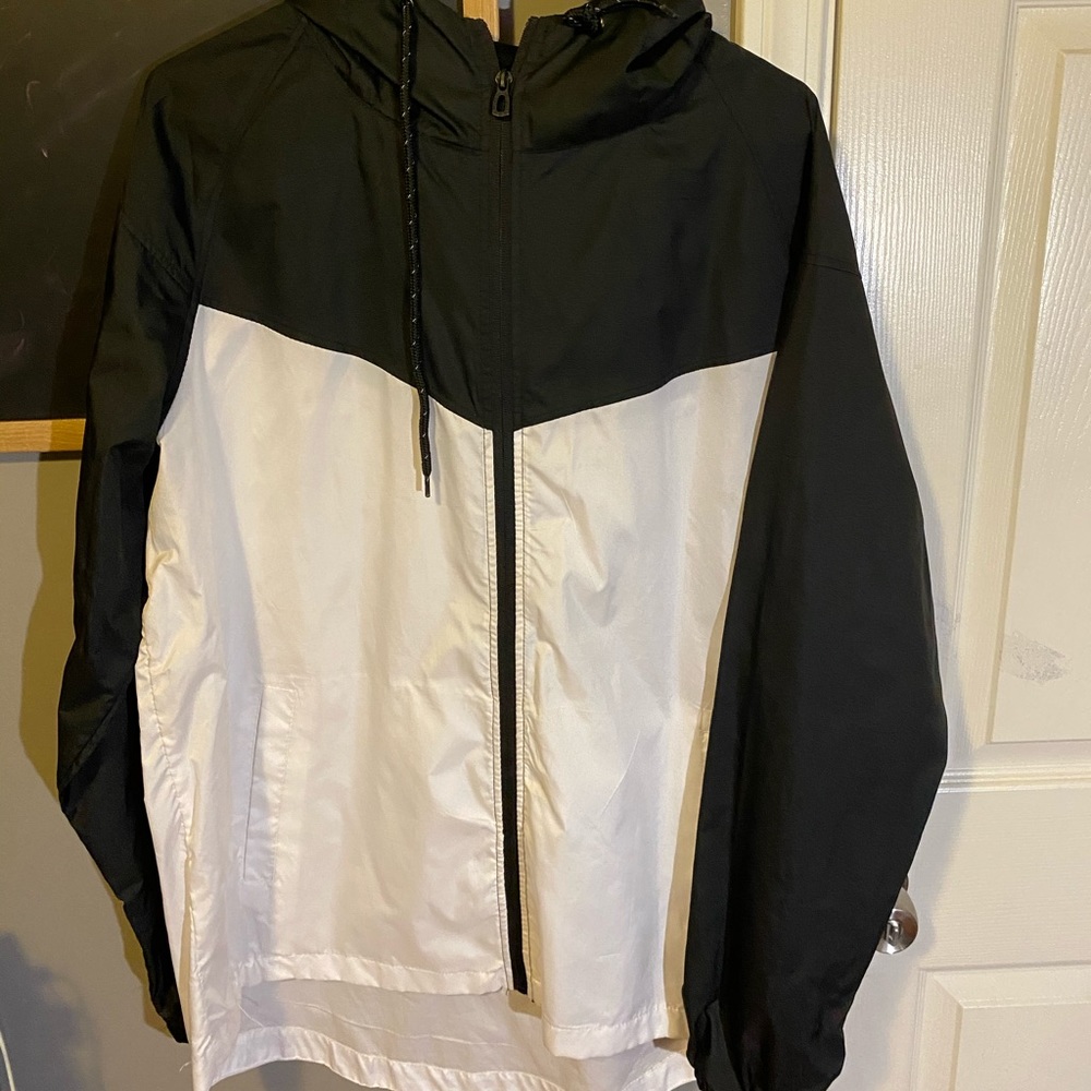 Windbreaker w/ hood